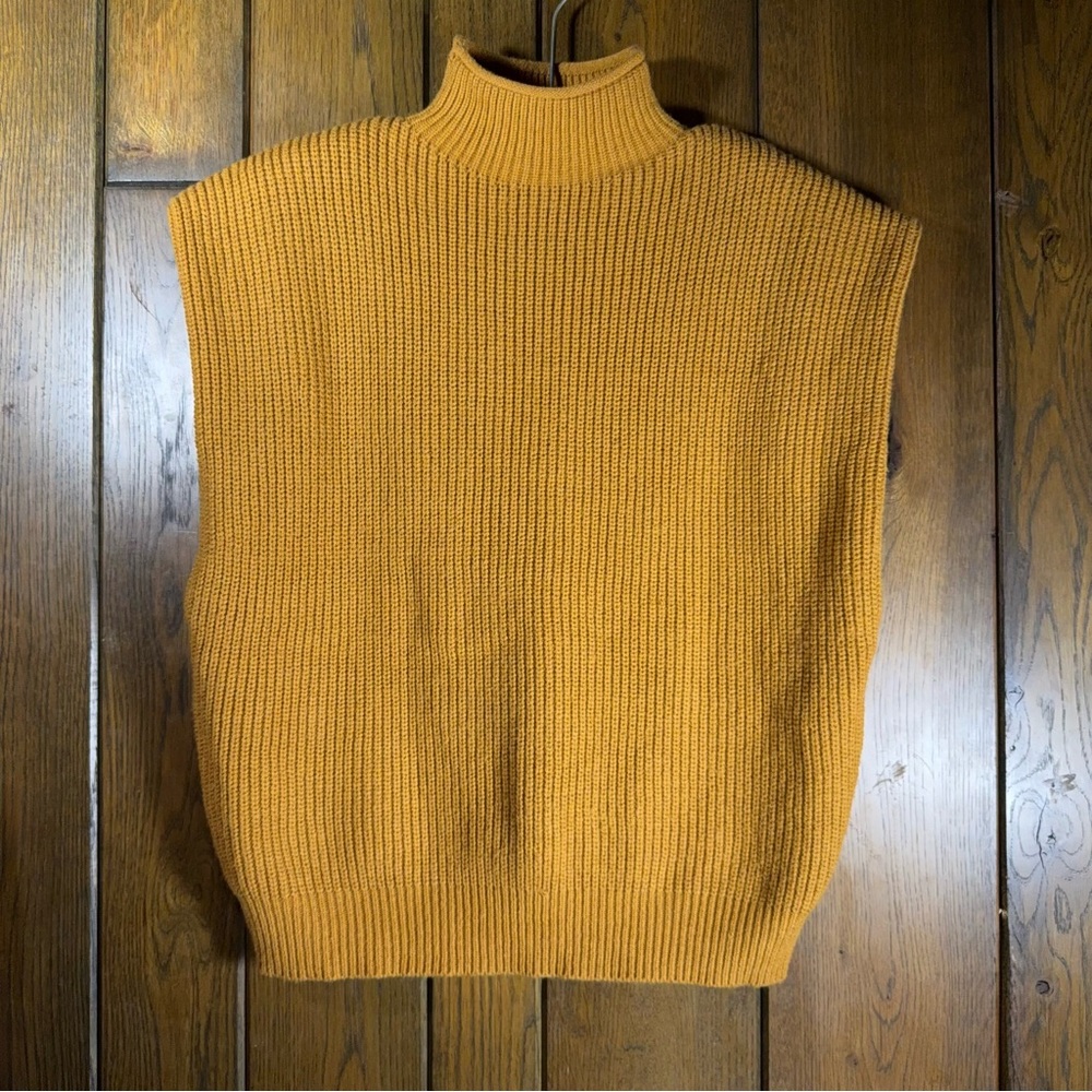 Vigoss Mock Neck Sweater in Mustard (M)